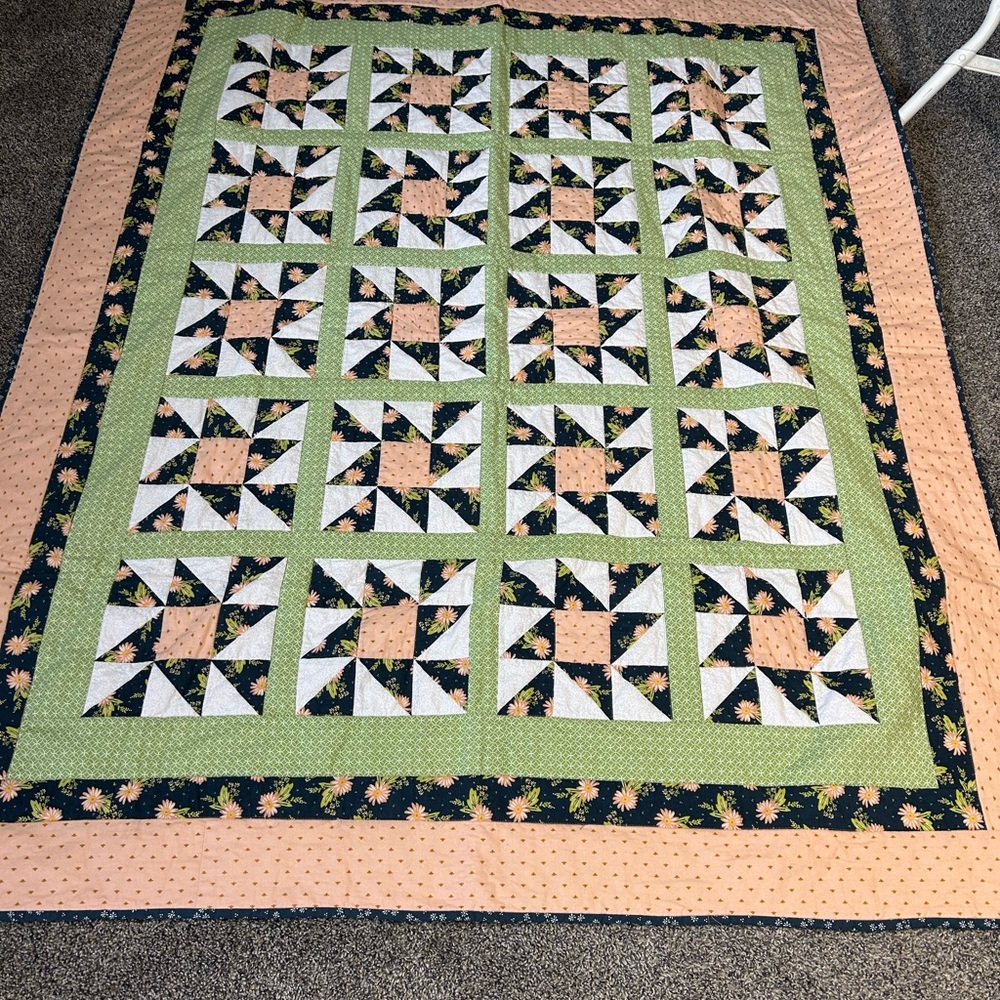 Handmade Floral Pinwheel Patchwork Quilt - Green and Peach - Picture 2 of 3